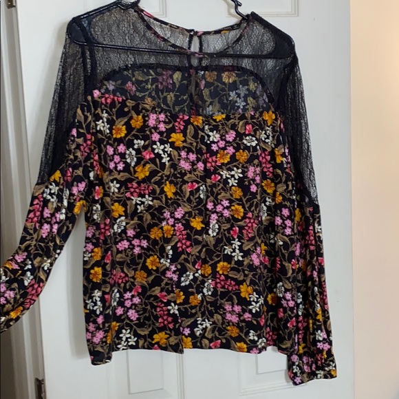 Zara Floral and Lace Blouse - Picture 4 of 7